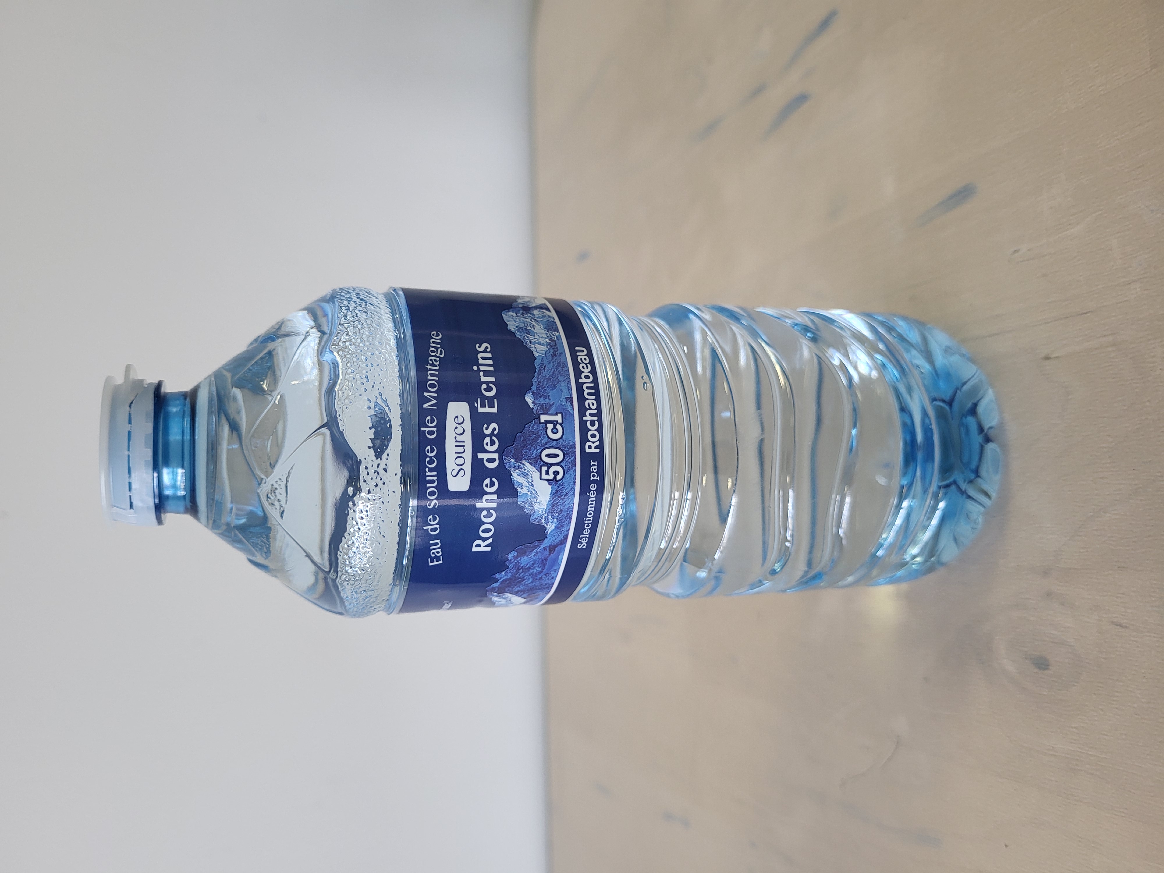 Eau de source de montagne 